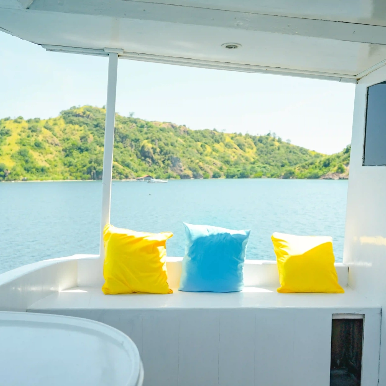 Deluxe Boat 5 - Open Trip - komodo national park - East Indonesia Trip 2